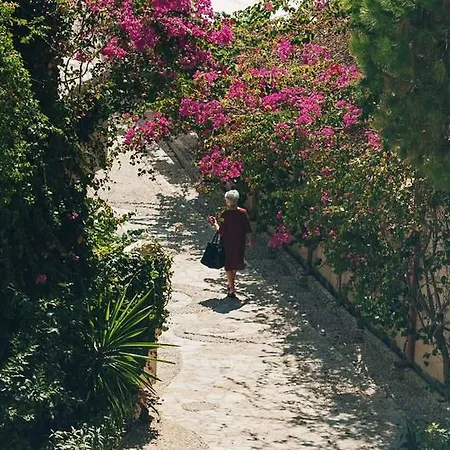 Bougainville Bay Apartment